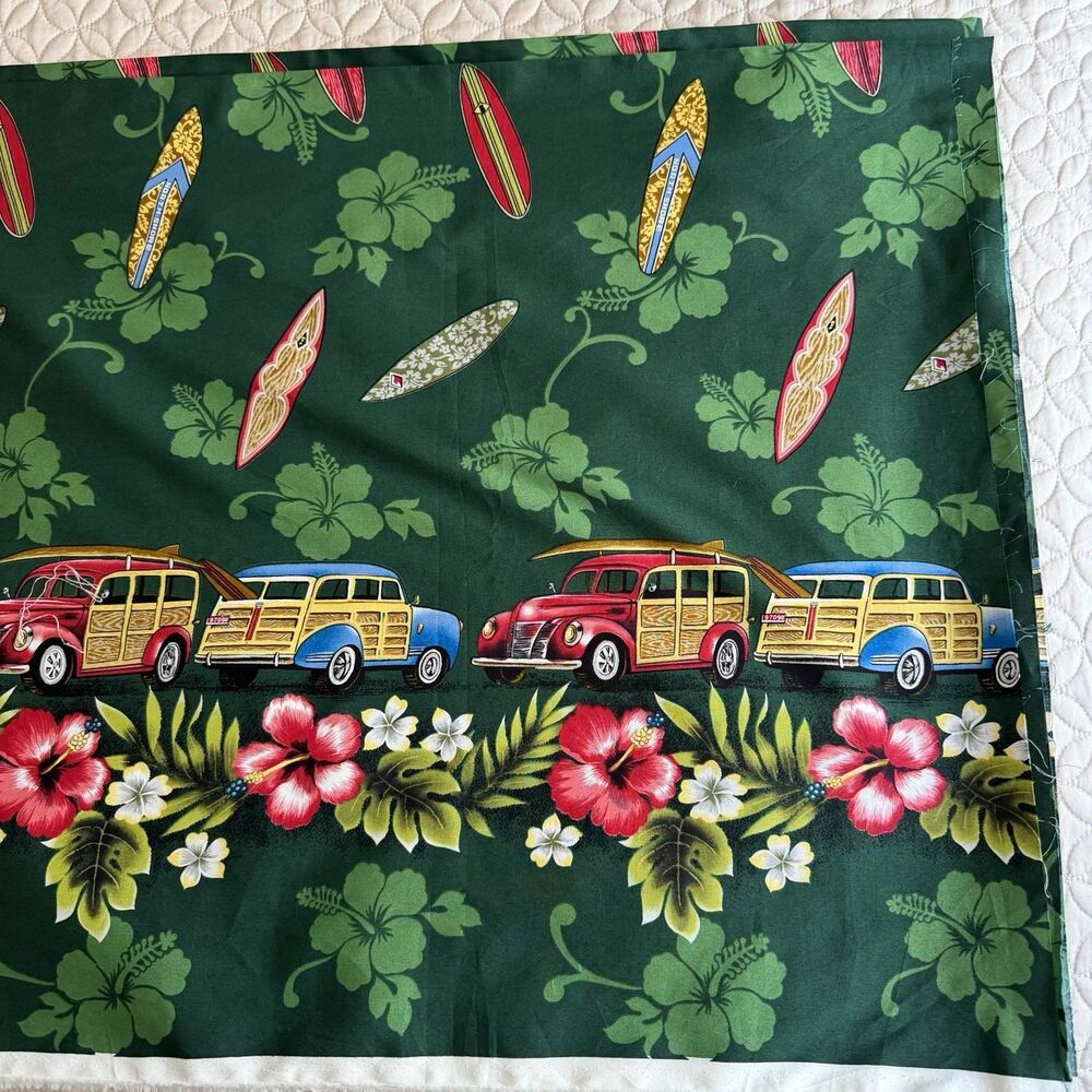 6 Yards Hawaiian Hibiscus Surfboard Woody Fabric w/Border 44"